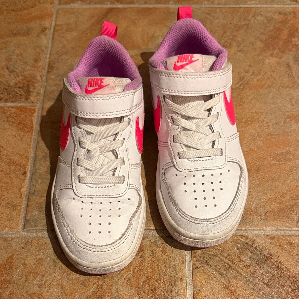 Nike Kids Sneakers in White and Pink
